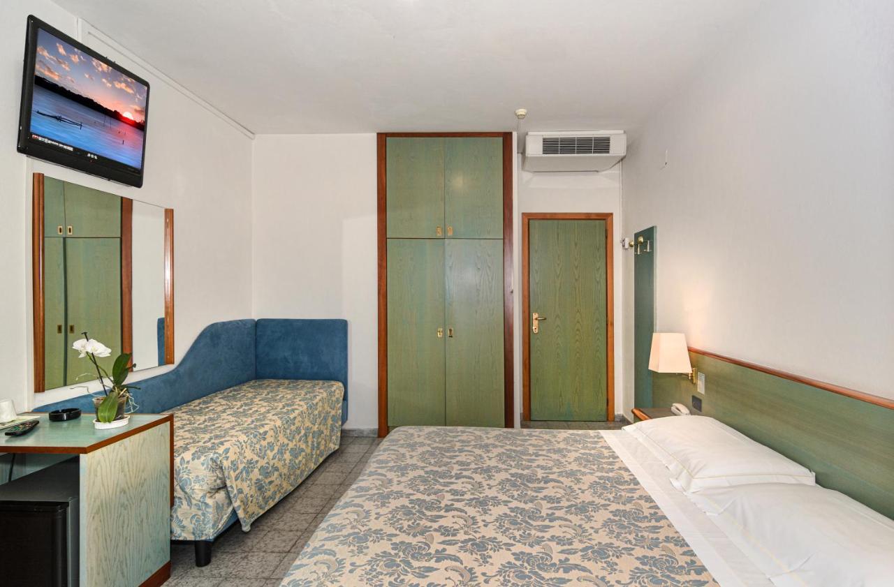 לידו די קאמאיורה Hotel Paris מראה חיצוני תמונה