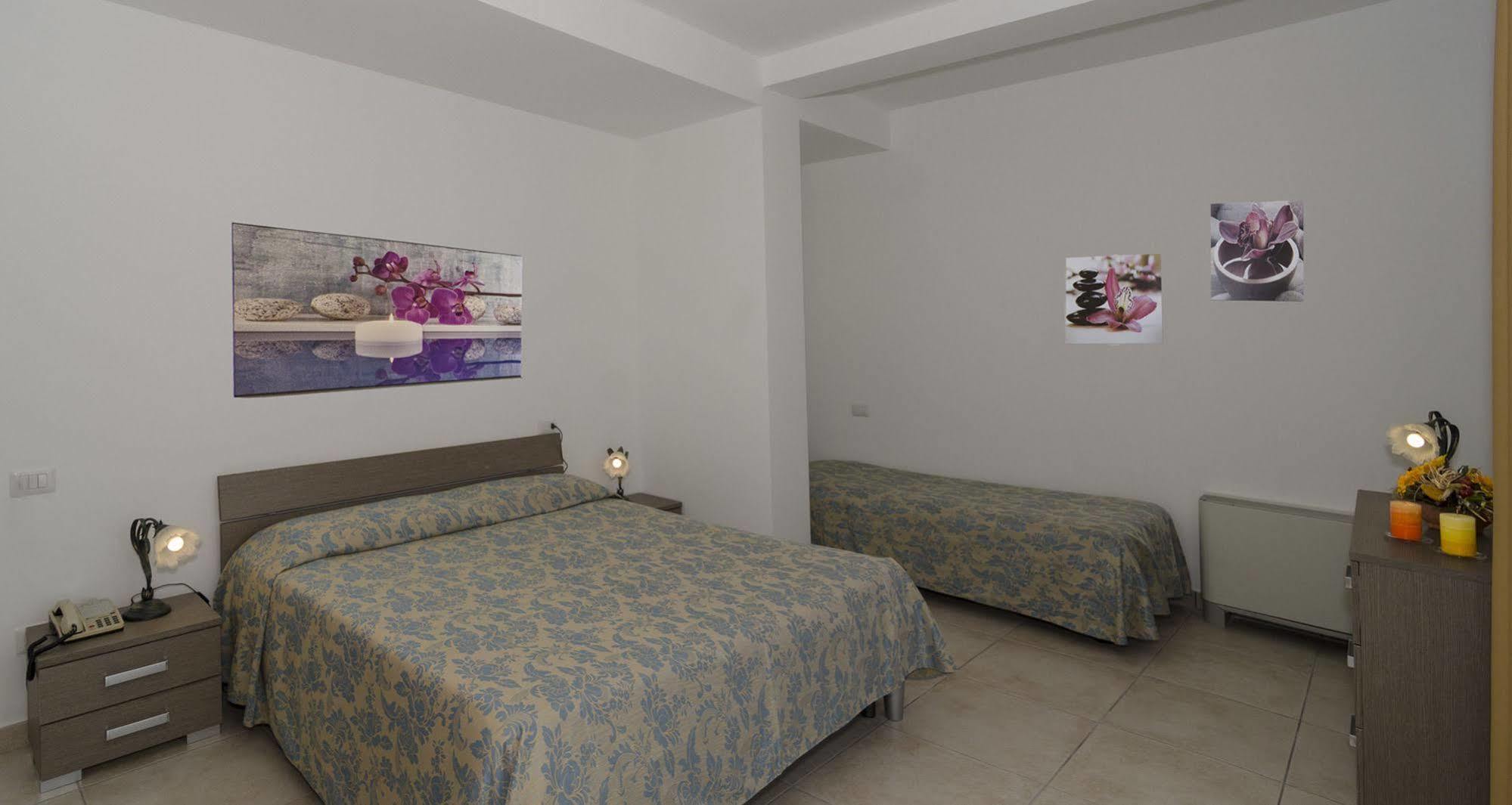 לידו די קאמאיורה Hotel Paris מראה חיצוני תמונה